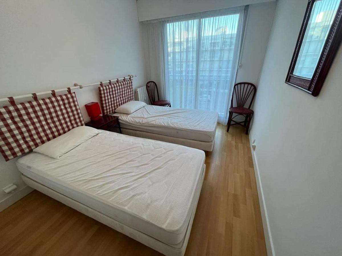 Appartement T4 Avec Parking, Balcon Et Proche Commerces A Biarritz - Fr-1-239-921 Exterior photo