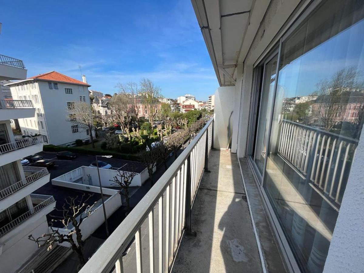 Appartement T4 Avec Parking, Balcon Et Proche Commerces A Biarritz - Fr-1-239-921 Exterior photo